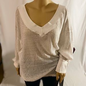 Free People Cream waffle slouchy vneck sweater size Large